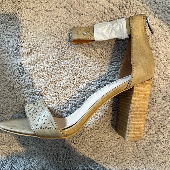 Studded Ankle Strap Shoes - Picture 4 of 5